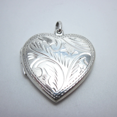 Sterling Silver Flat Heart Locket - Engraved - Click Image to Close